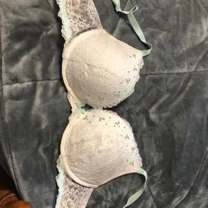 Victoria’s Secret 36D